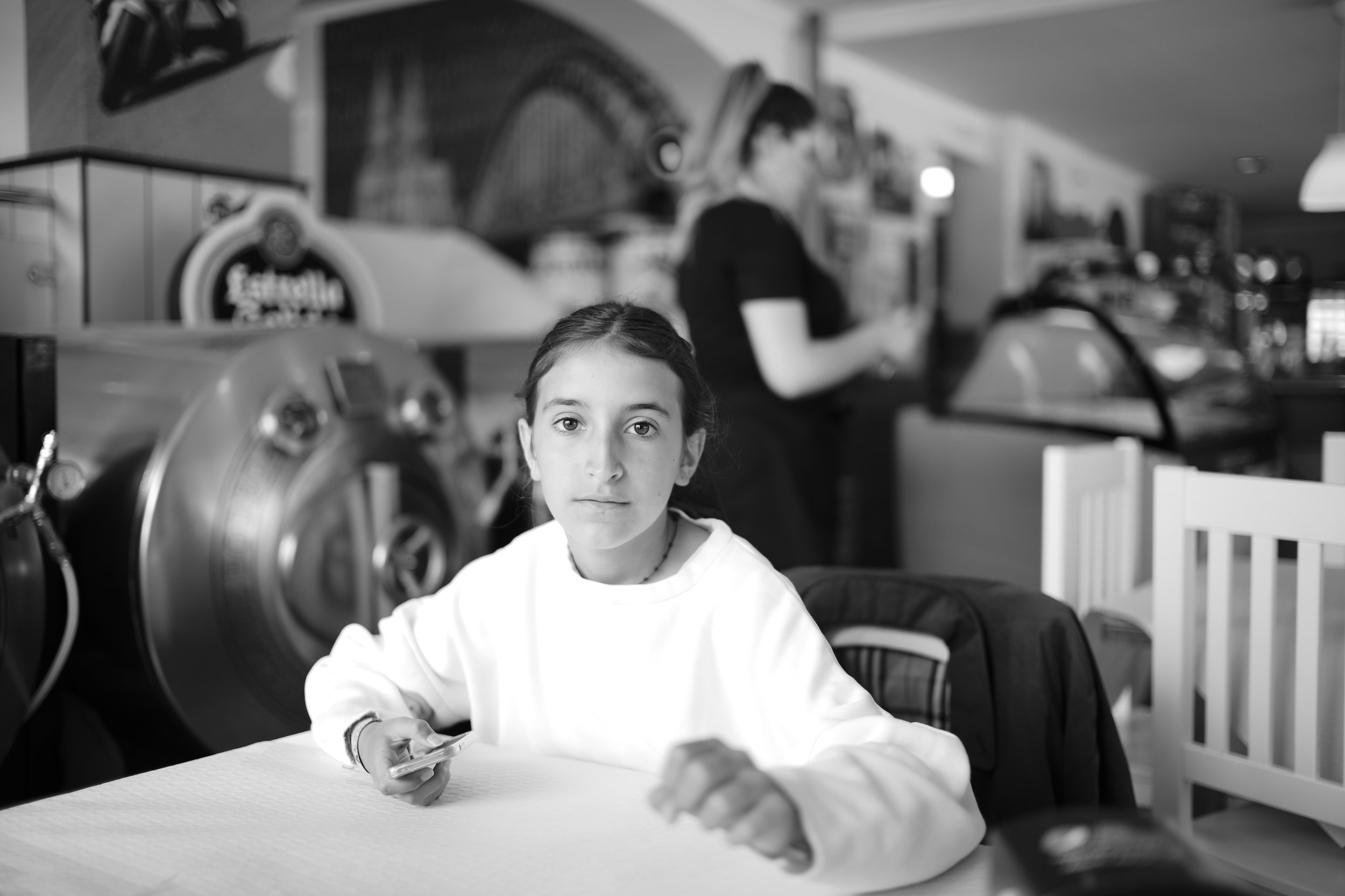  And Rocío, shot from aproximately 2m away, with a 35mm f1.4 also wide open. 