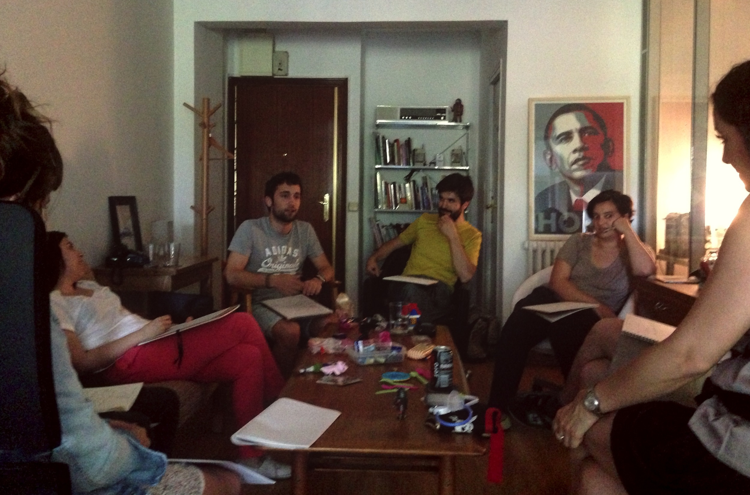  Una clase en el Programa Vostok IV, sobre diseño para niños, con Karina Ibarra. 